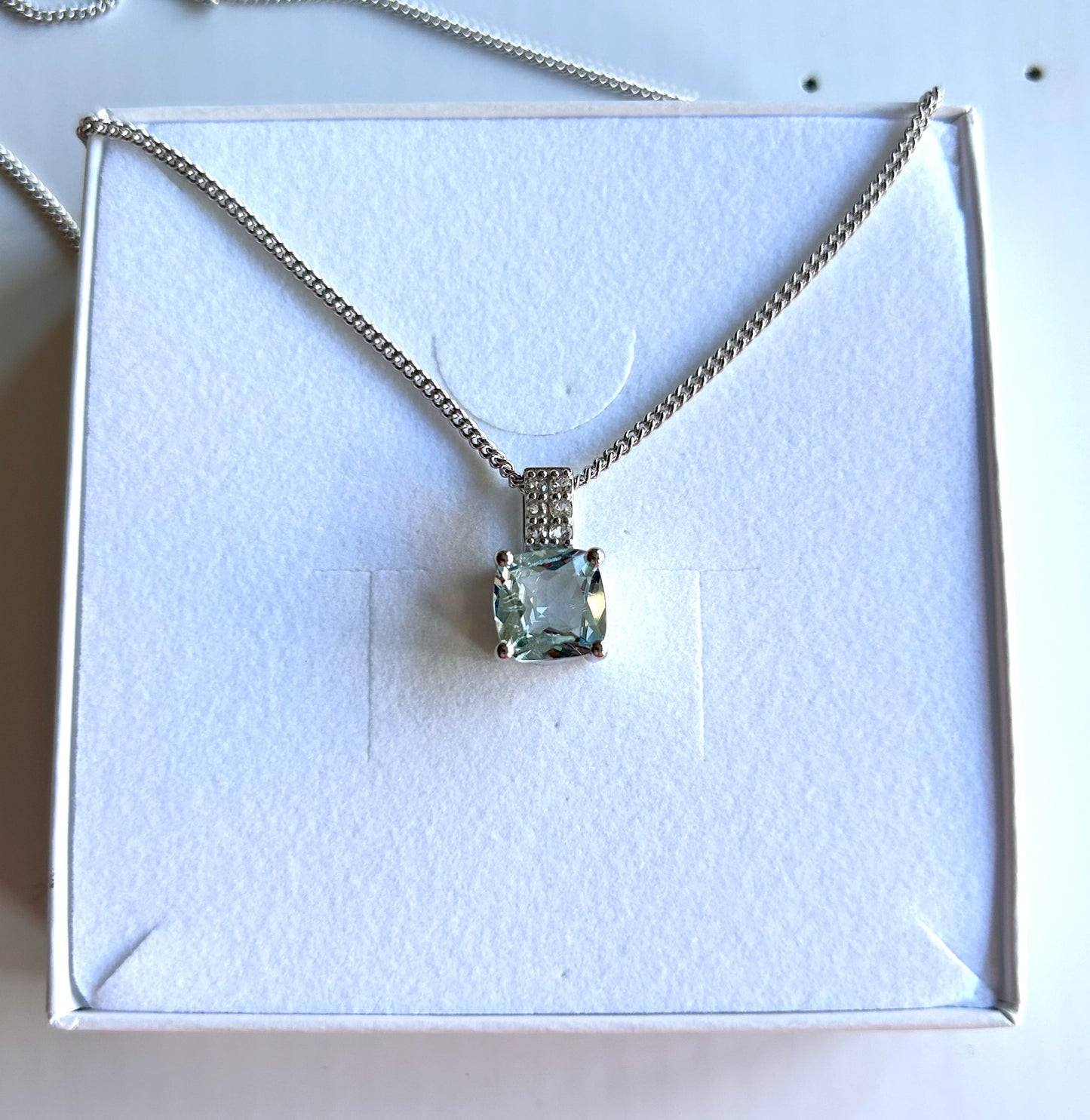 Ädelsten Aquamarine Topaz White Topaz