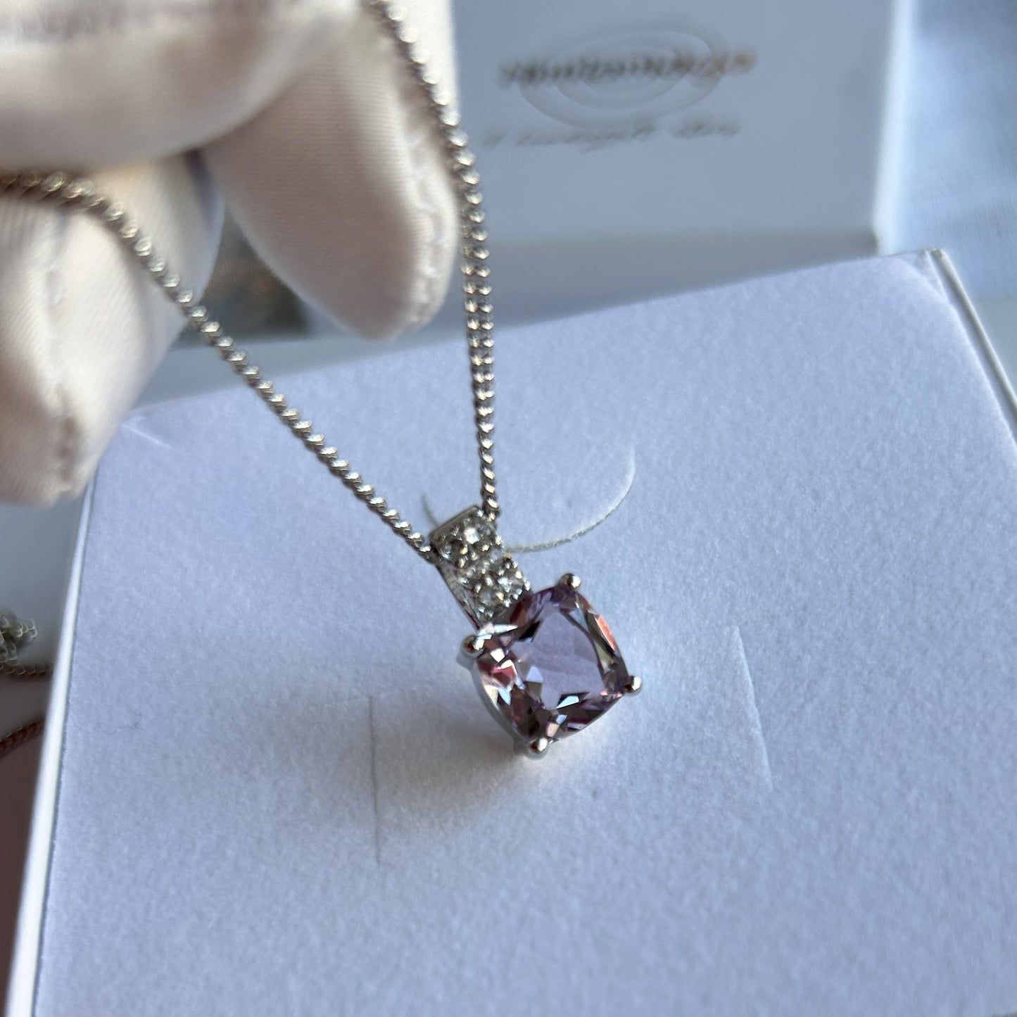 Ädelsten Amethyst White Topaz