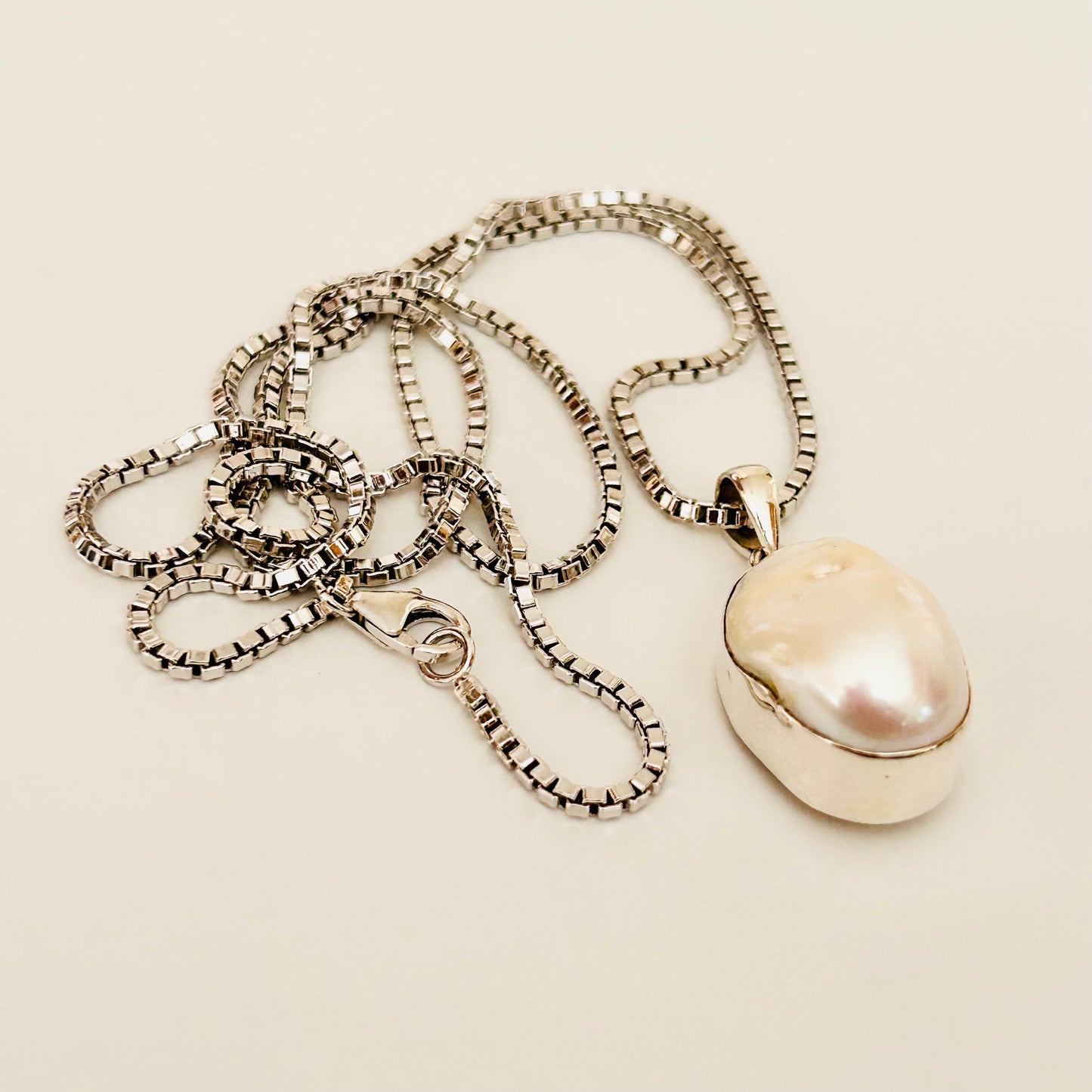 Ädelsten Baroque Pearl