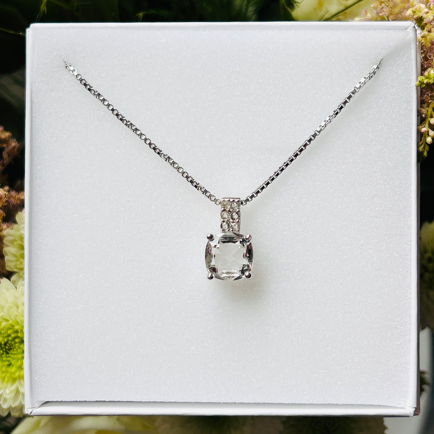 Ädelsten White Aquamarine White Topaz