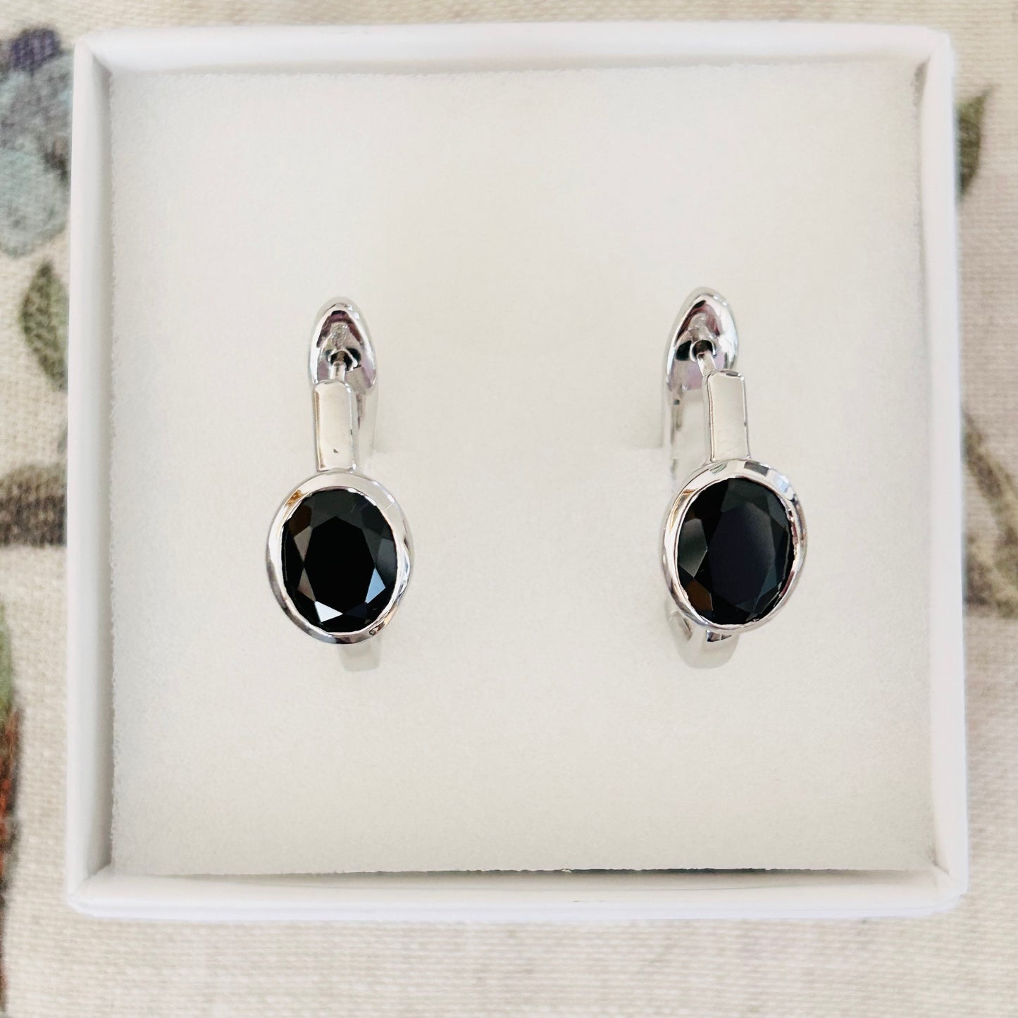 Ädelsten Black Spinel