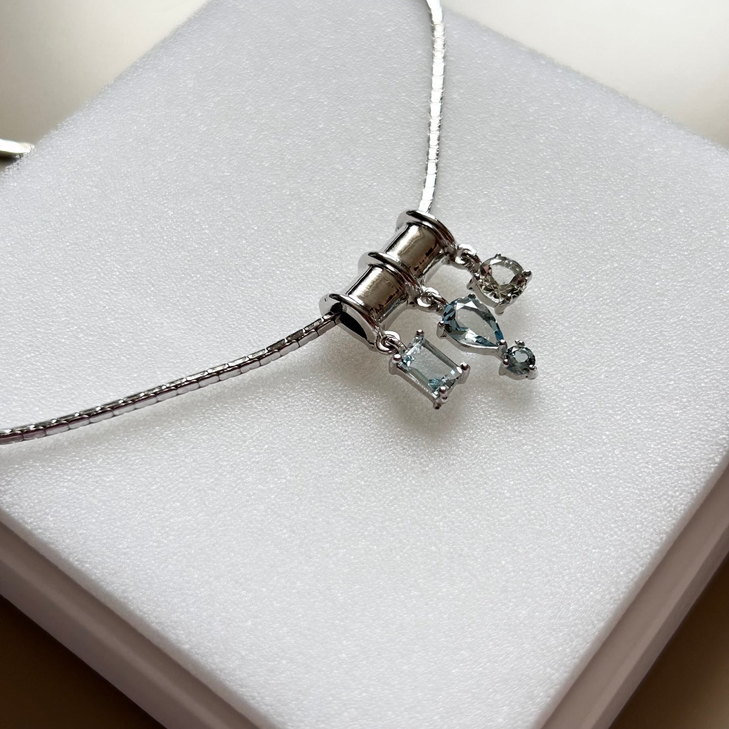 Ädelsten Aquamarine
