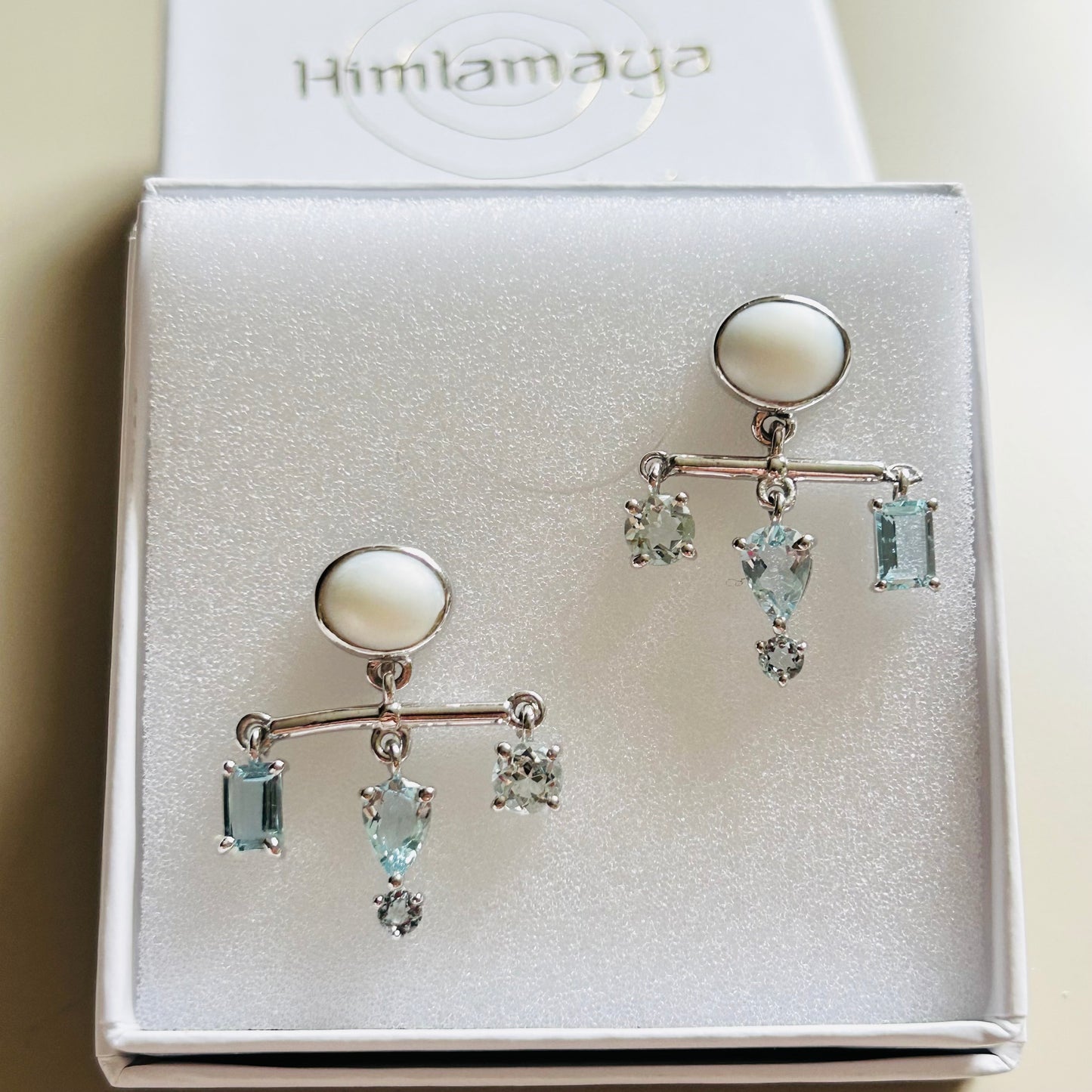 Ädelsten Mother of Pearl Aquamarine