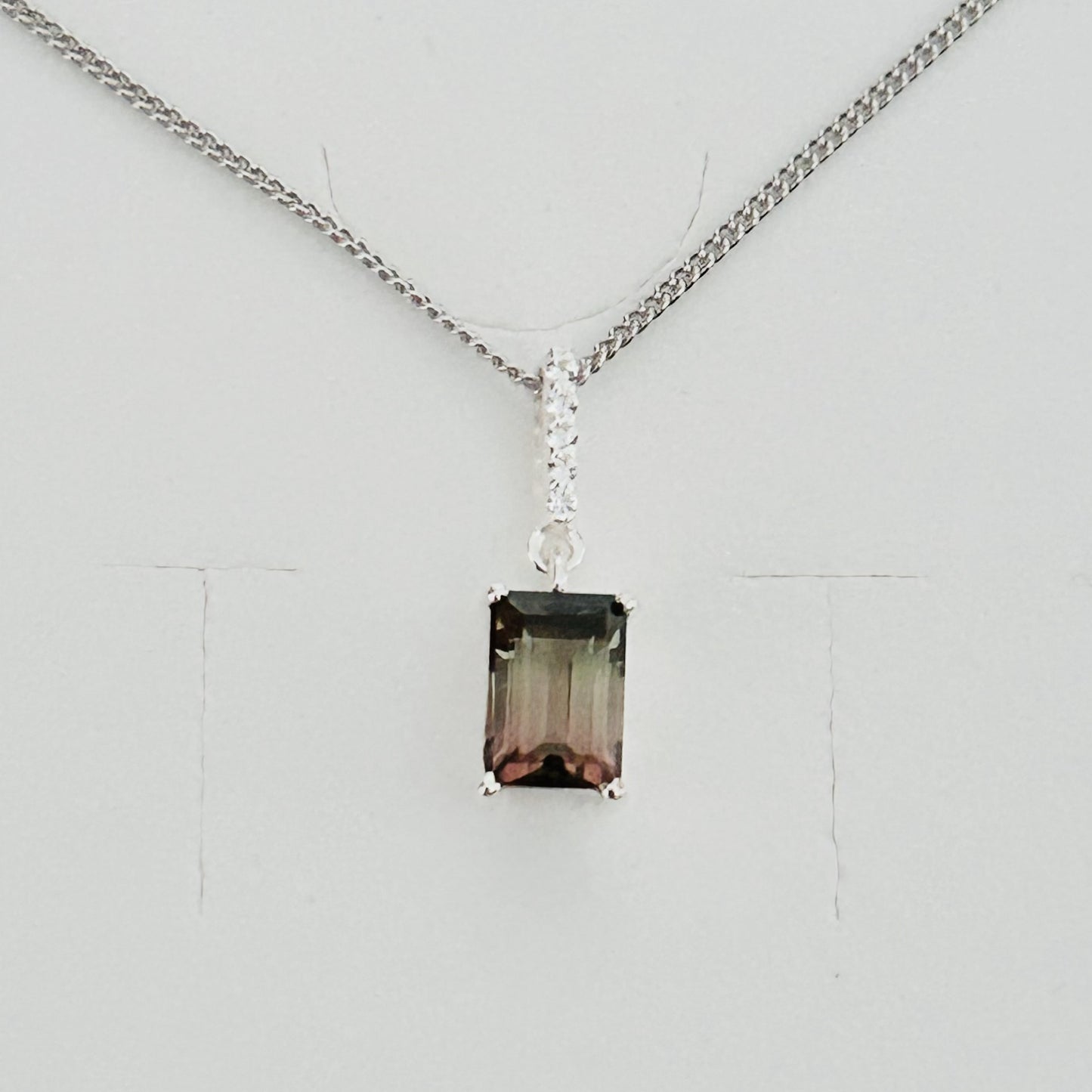 Ädelsten Tourmaline and White Topaz