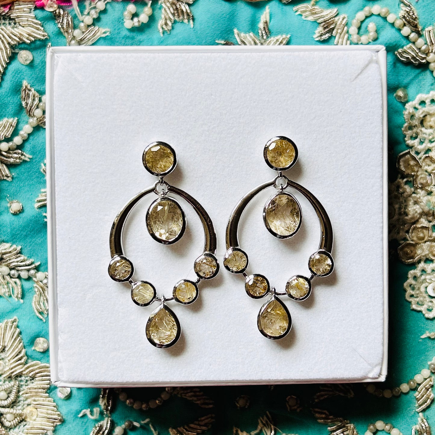 Ädelsten Gold Rutile Quartz