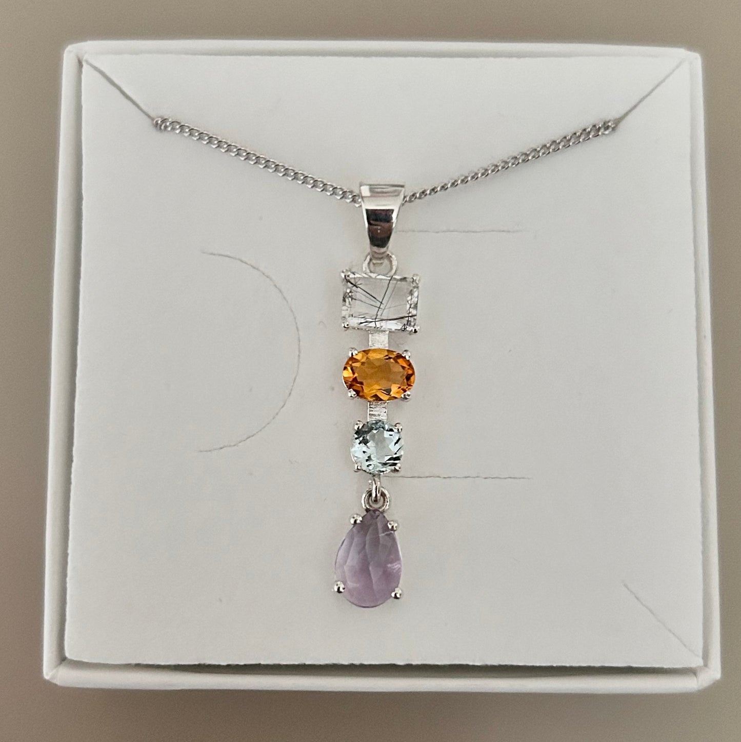 Ädelsten Rutile Quartz Citrine Aquamarine Amethyst