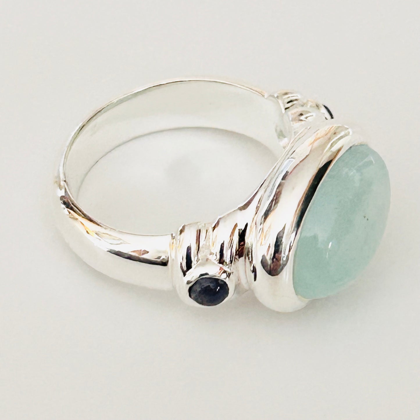 Ädelsten Aquamarine Iolite