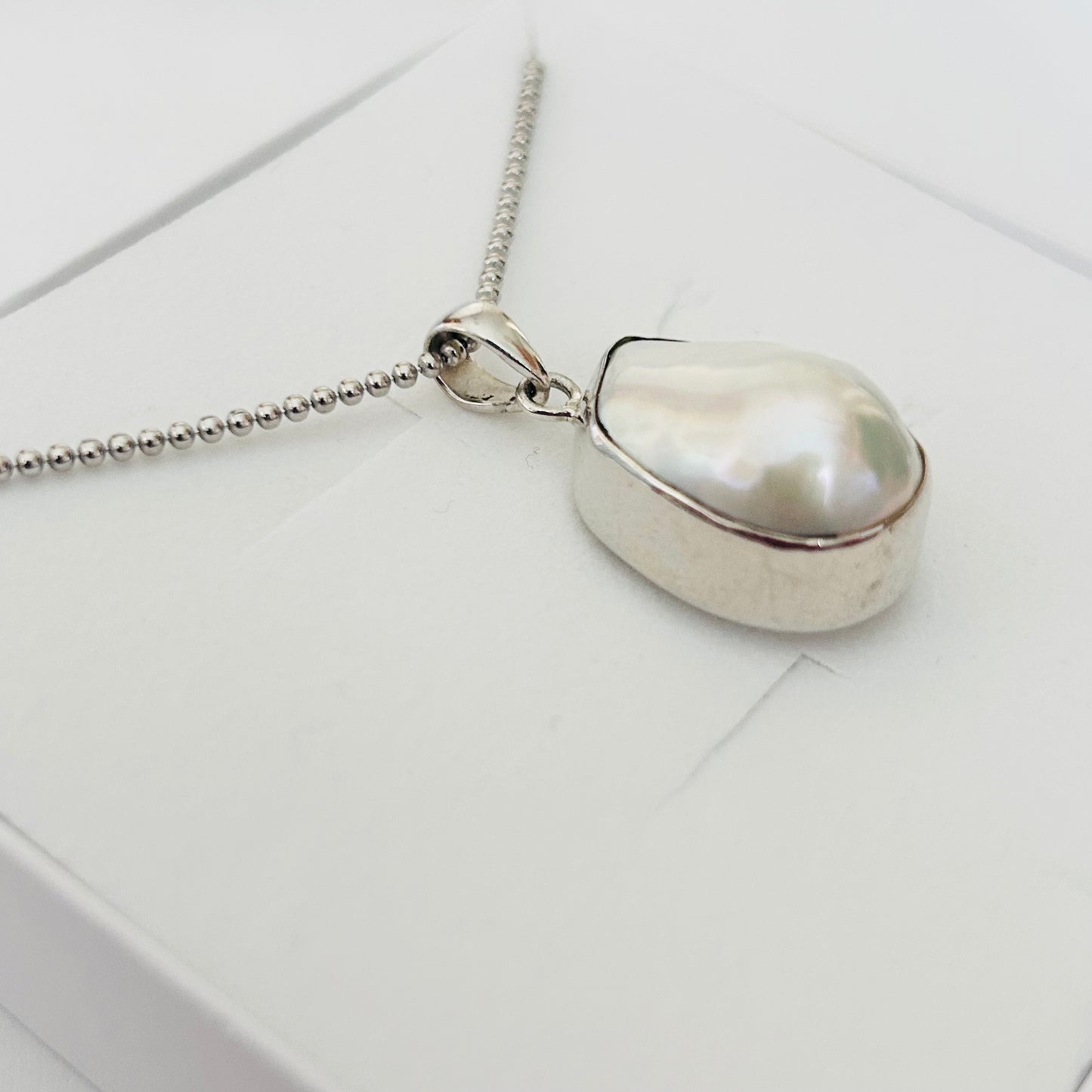 Ädelsten Baroque Pearl