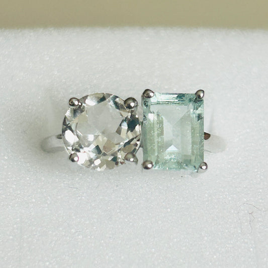 Ädelsten Aquamarine white Aquamarine blue