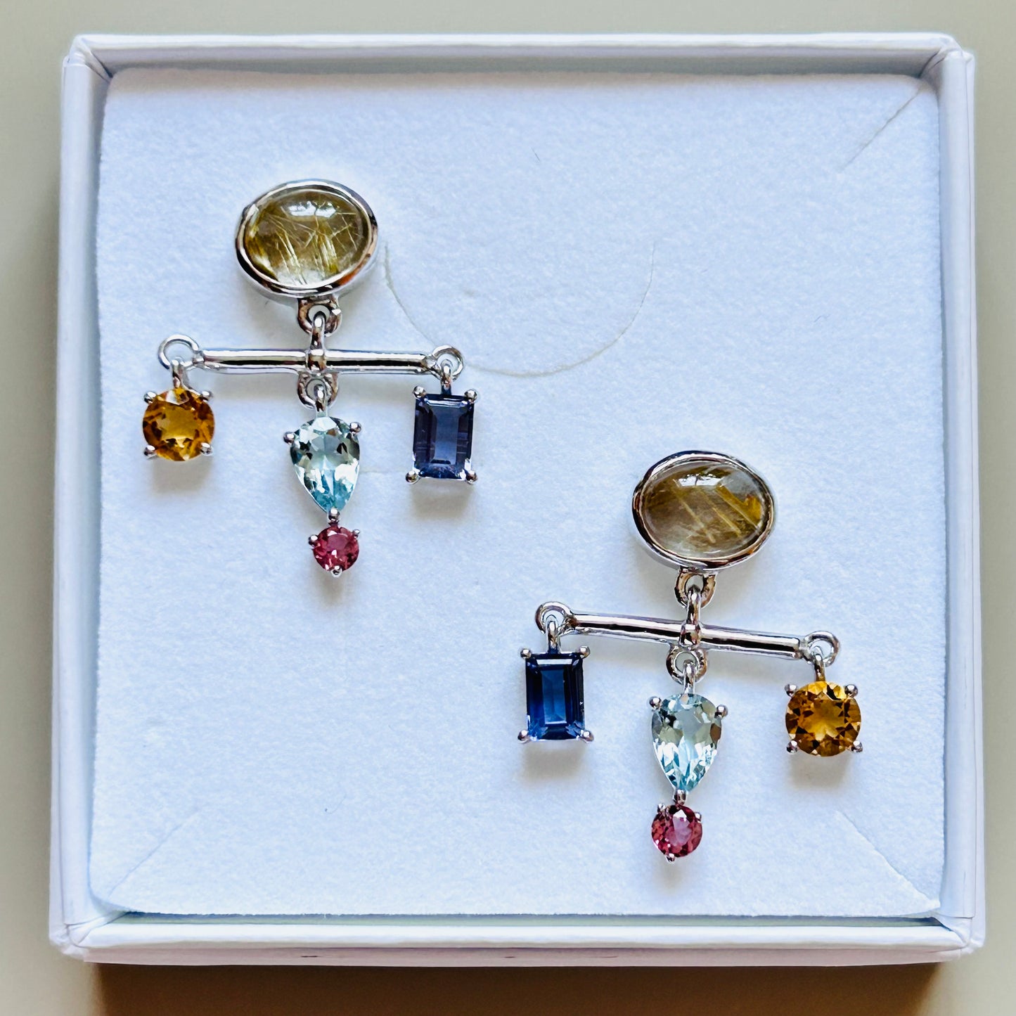 Ädelsten Gold Rutile Quartz Citrine Aquamarine Pink Tourmaline Iolite