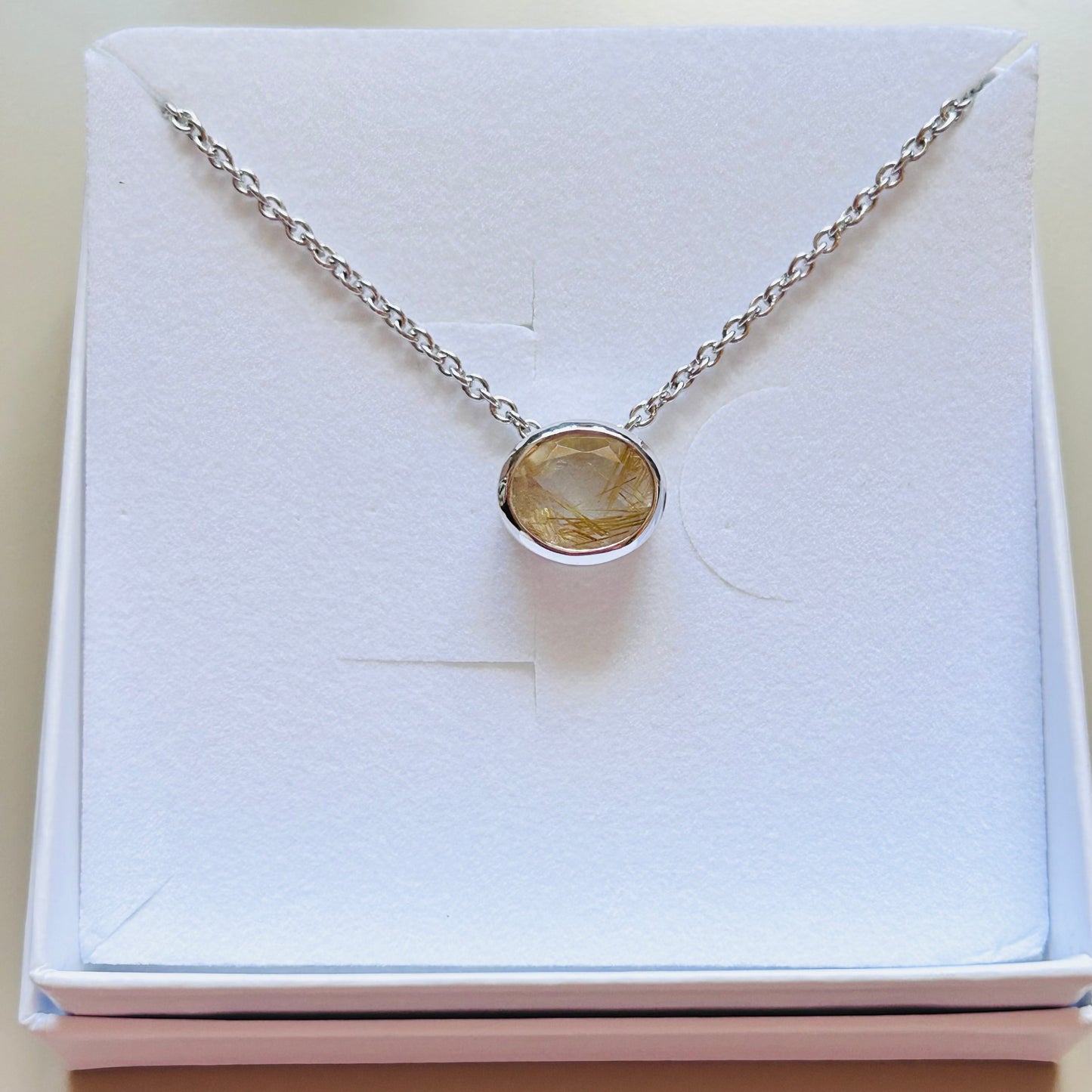 Ädelsten Golden Rutile Quartz