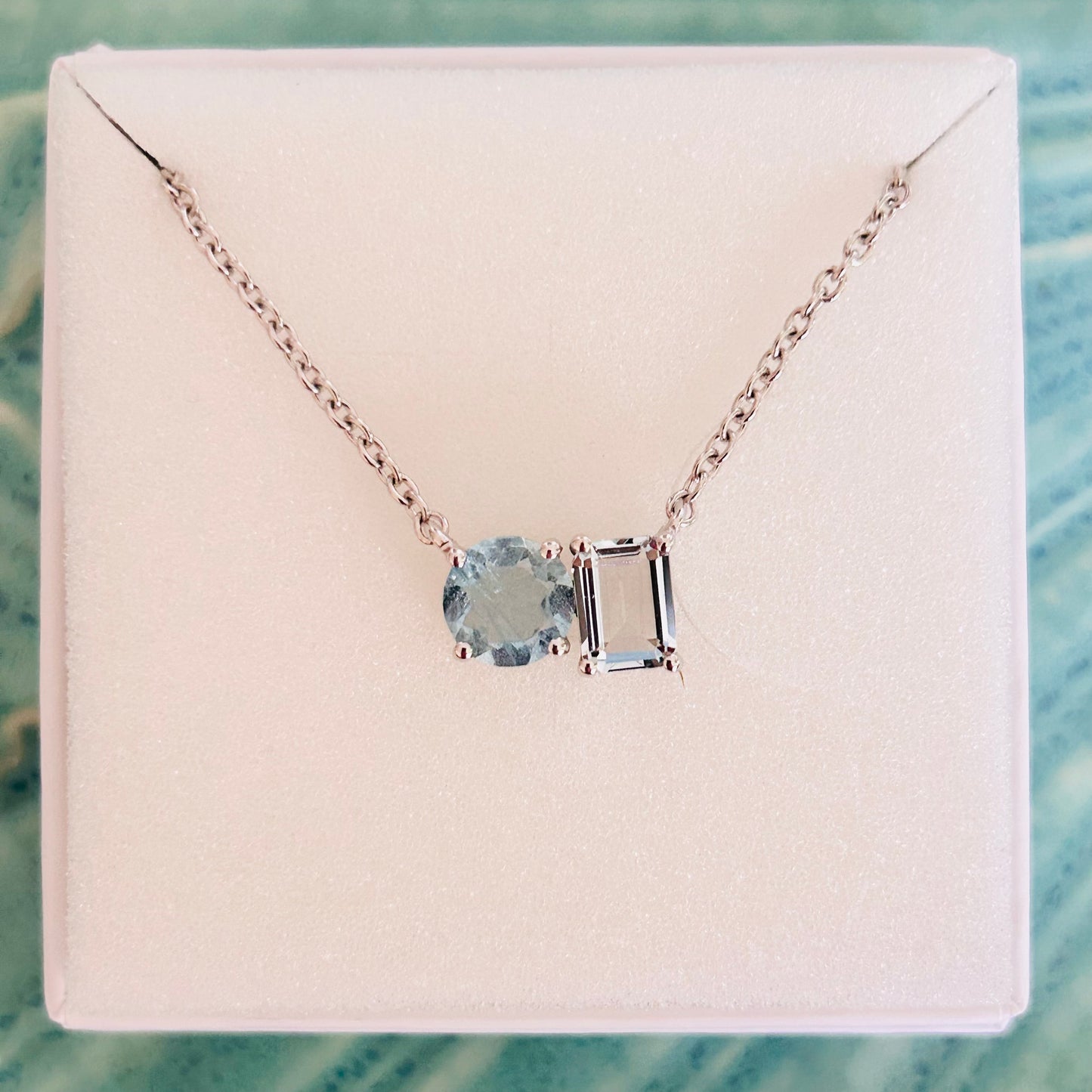 Ädelsten Aquamarine