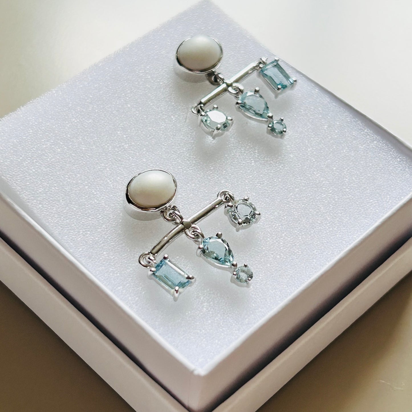 Ädelsten Mother of Pearl Aquamarine