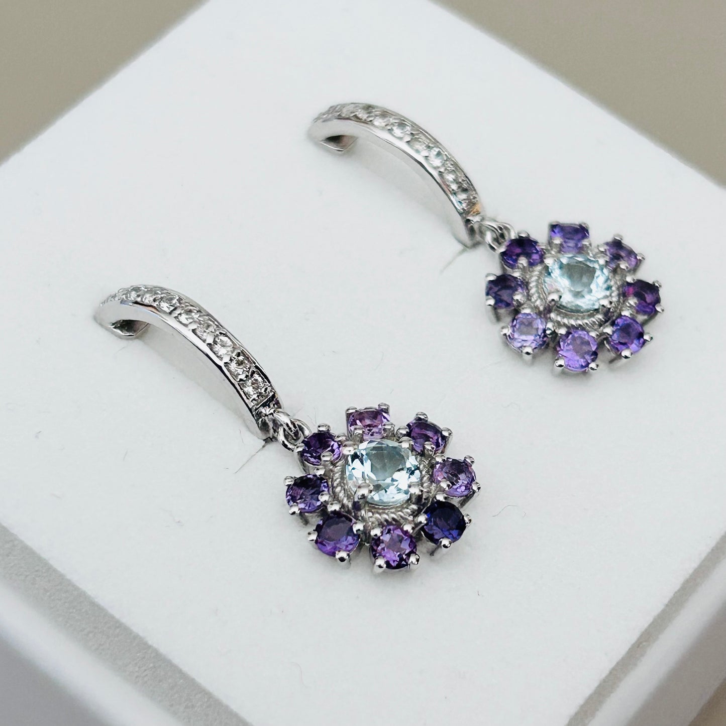Ädelsten Amethyst Blue Topaz and White Topaz
