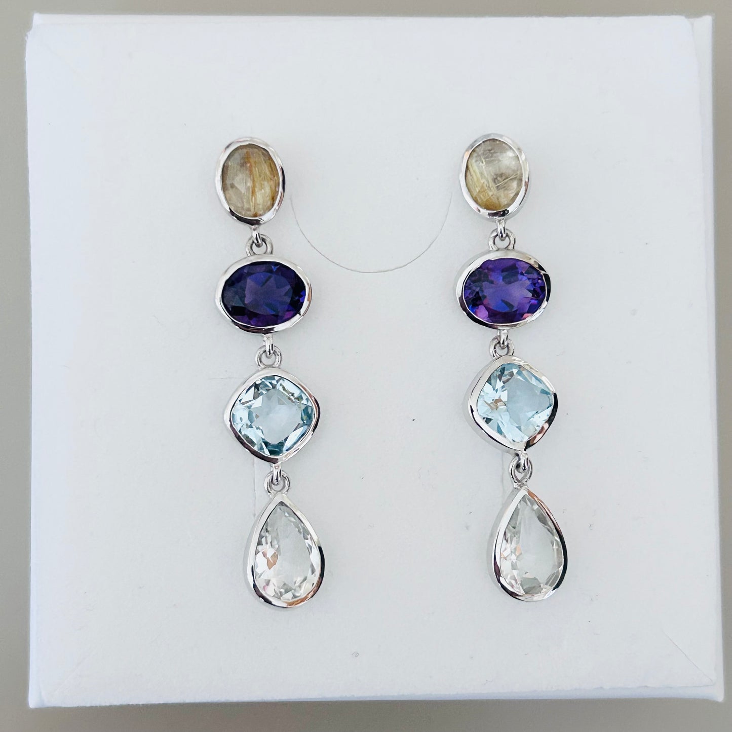Ädelsten Gold Rutile quartz Amethyst Blue Topaz Black Rutile quartz