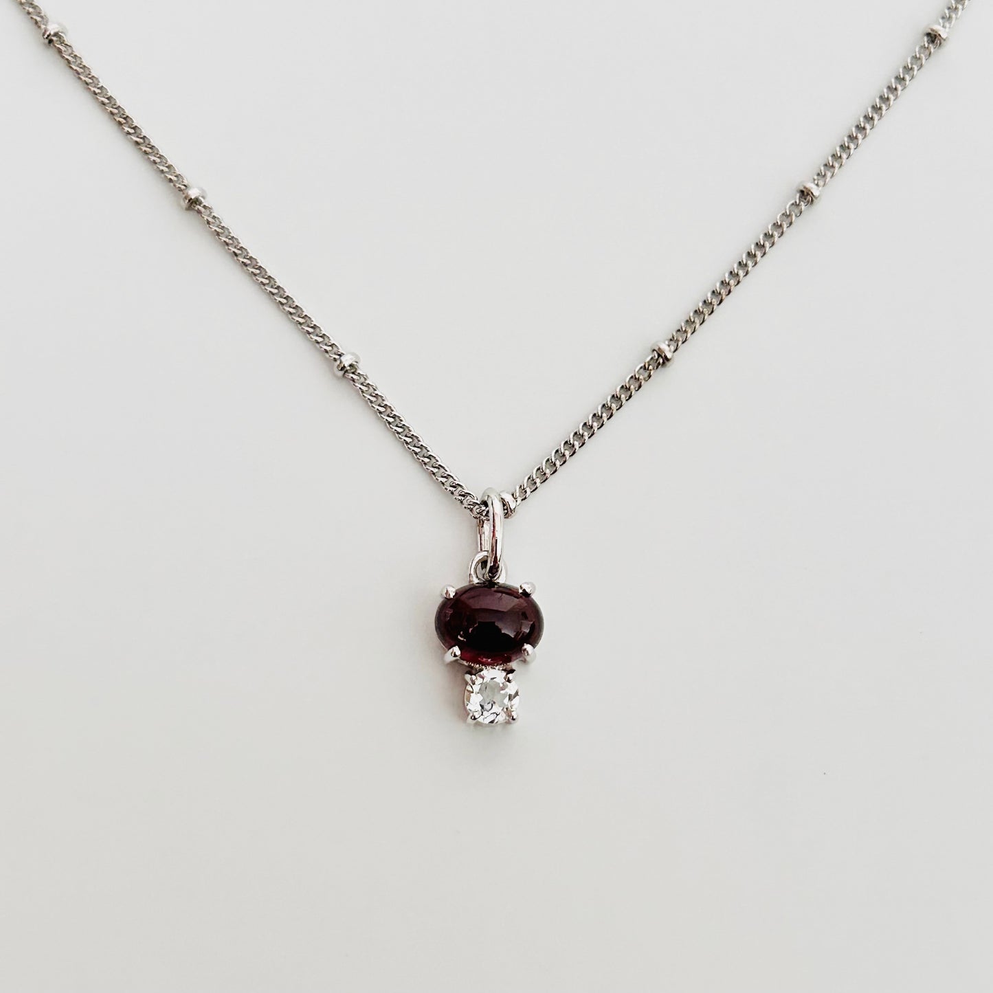 Ädelsten Garnet and White Topaz